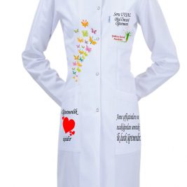custom-printed-preschool-teacher-lab-coat-white - erzieher-arbeitskittel-mit-name-bedruckt - blouse-enseignante-maternelle-personnalisee